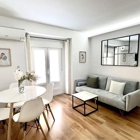 Dplace To Be - Exclusive Apartments In Historic Center Мадрид Номер фото