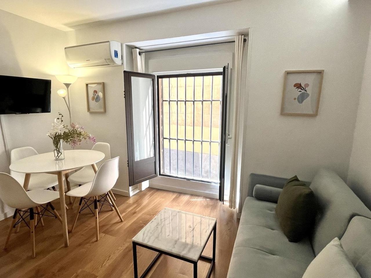 Dplace To Be - Exclusive Apartments In Historic Center Мадрид Номер фото