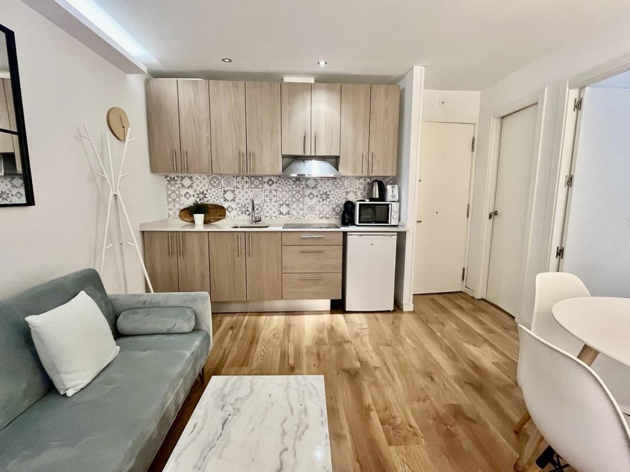 Dplace To Be - Exclusive Apartments In Historic Center Мадрид Номер фото