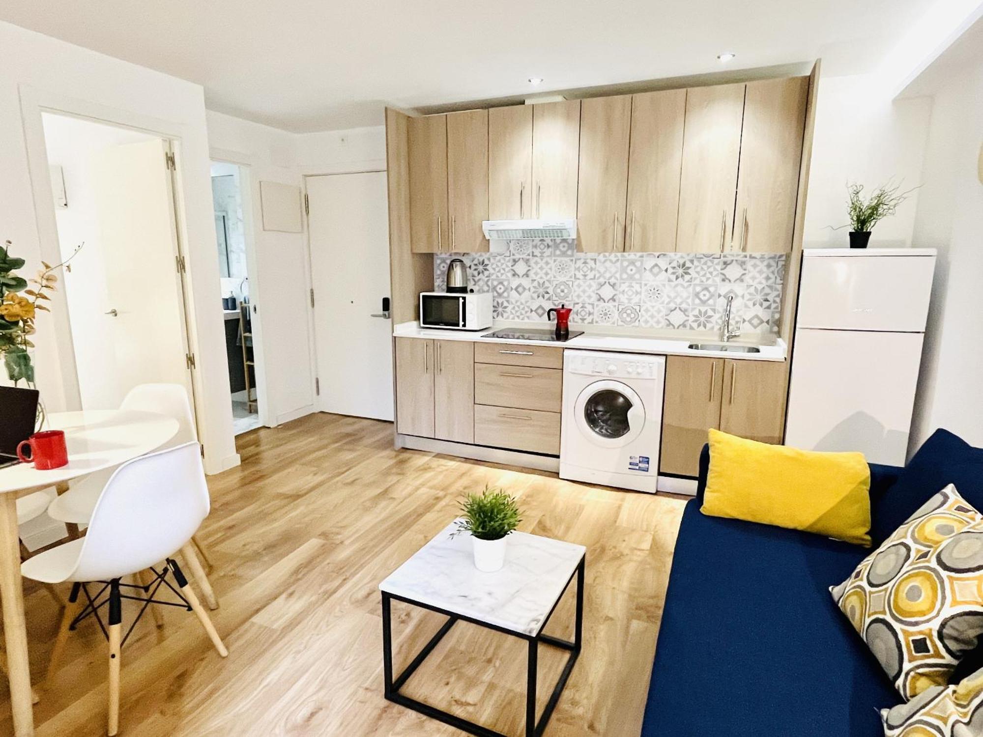 Dplace To Be - Exclusive Apartments In Historic Center Мадрид Номер фото