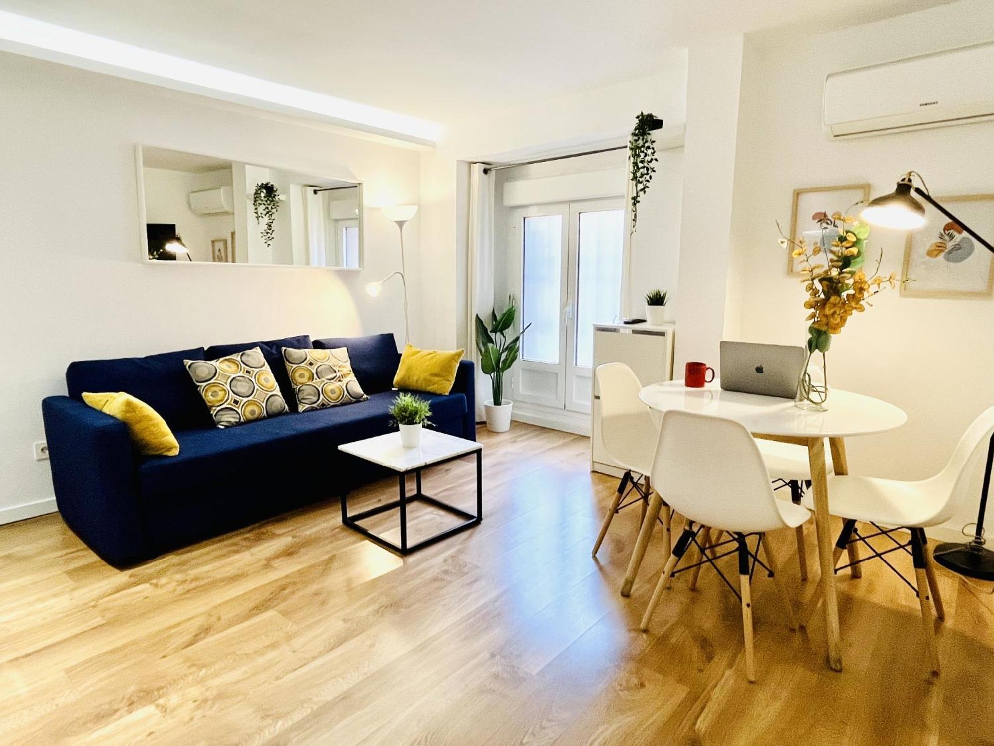 Dplace To Be - Exclusive Apartments In Historic Center Мадрид Номер фото